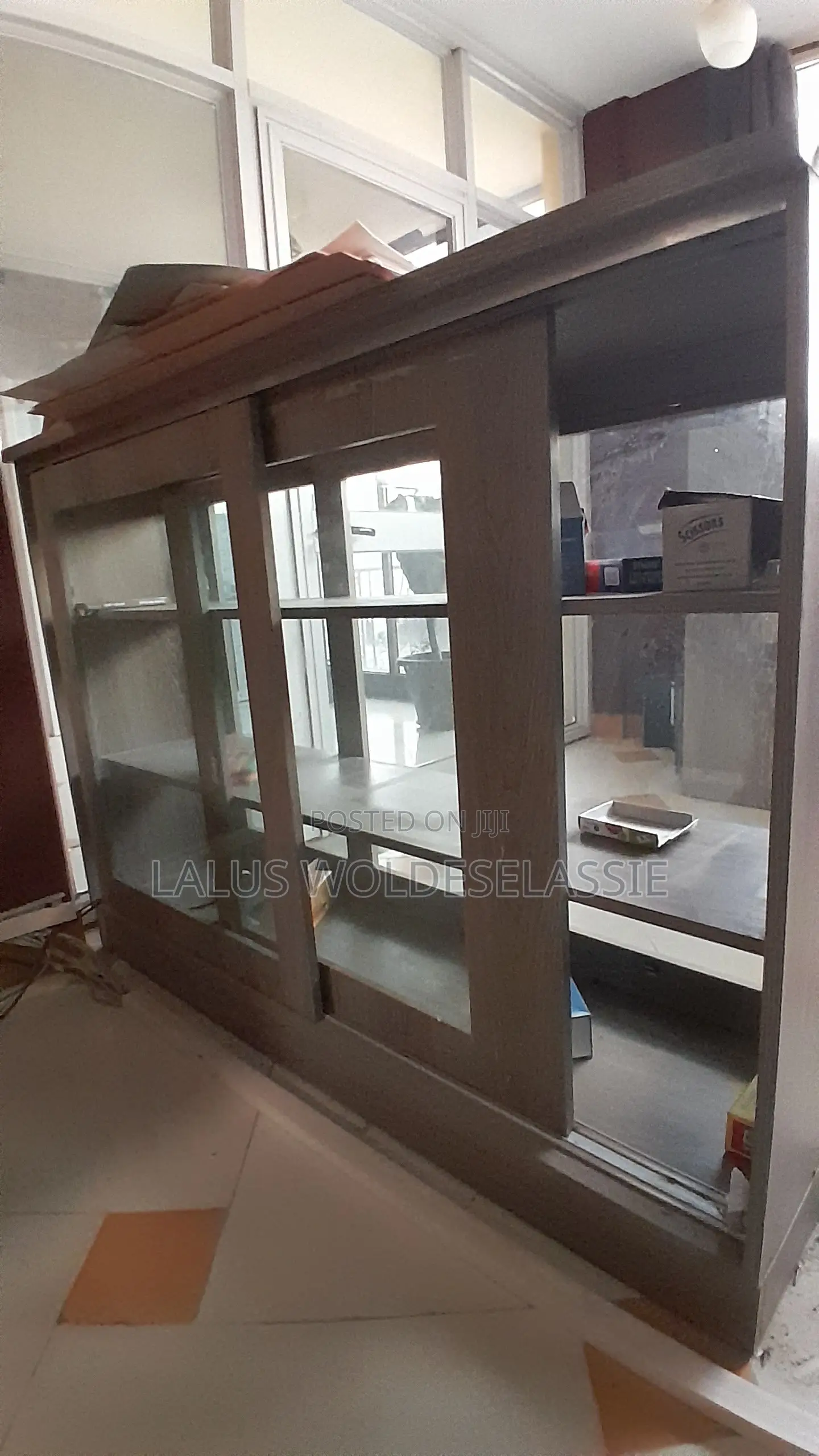 2 Identical Display Shelves (H 110cm , W 45cm, L 150cm)