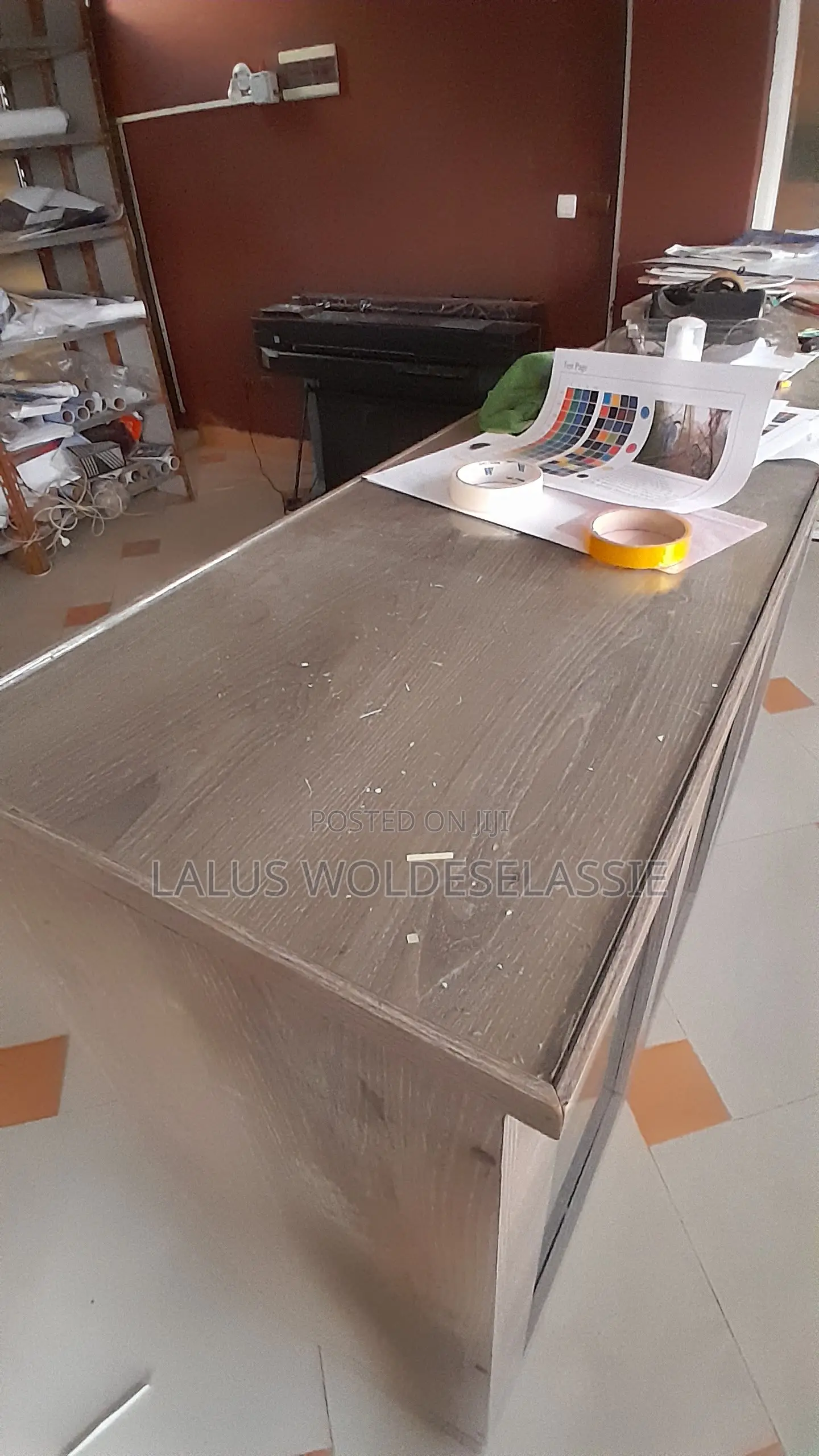 2 Identical Display Shelves (H 110cm , W 45cm, L 150cm)