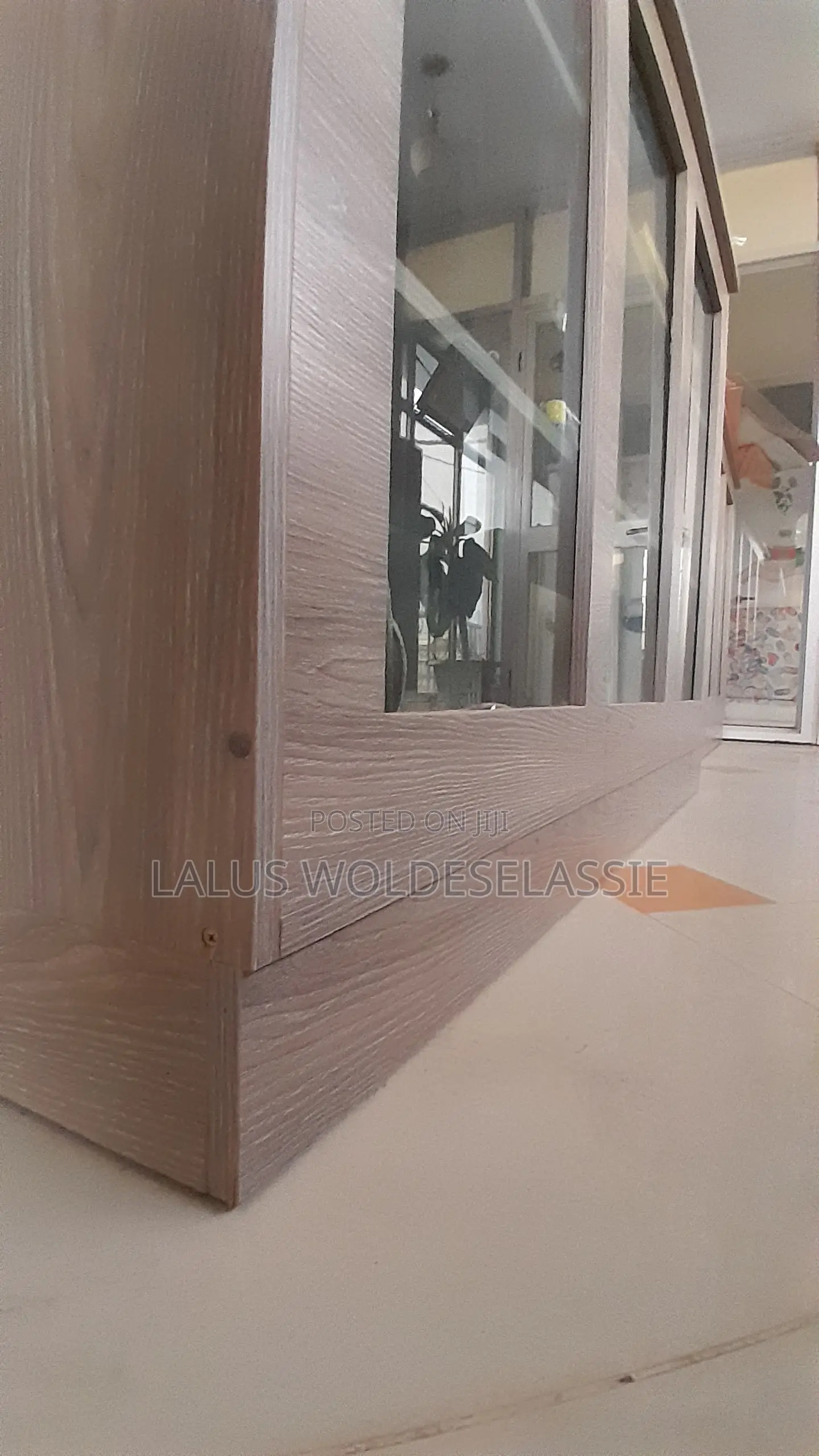 2 Identical Display Shelves (H 110cm , W 45cm, L 150cm)