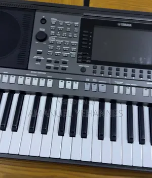 Yamaha PSR S970 Keyboard Piano