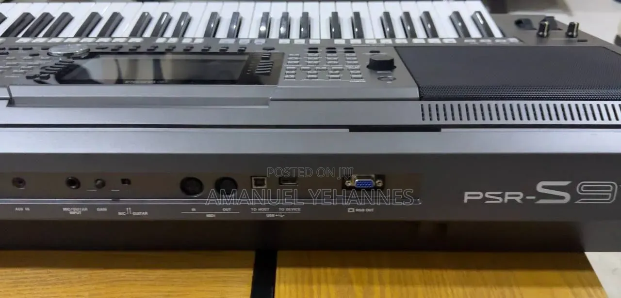 Yamaha PSR S970 Keyboard Piano