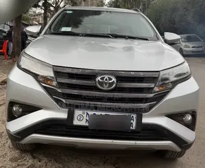 Toyota Rush 2021 Silver