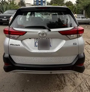 Toyota Rush 2021 Silver
