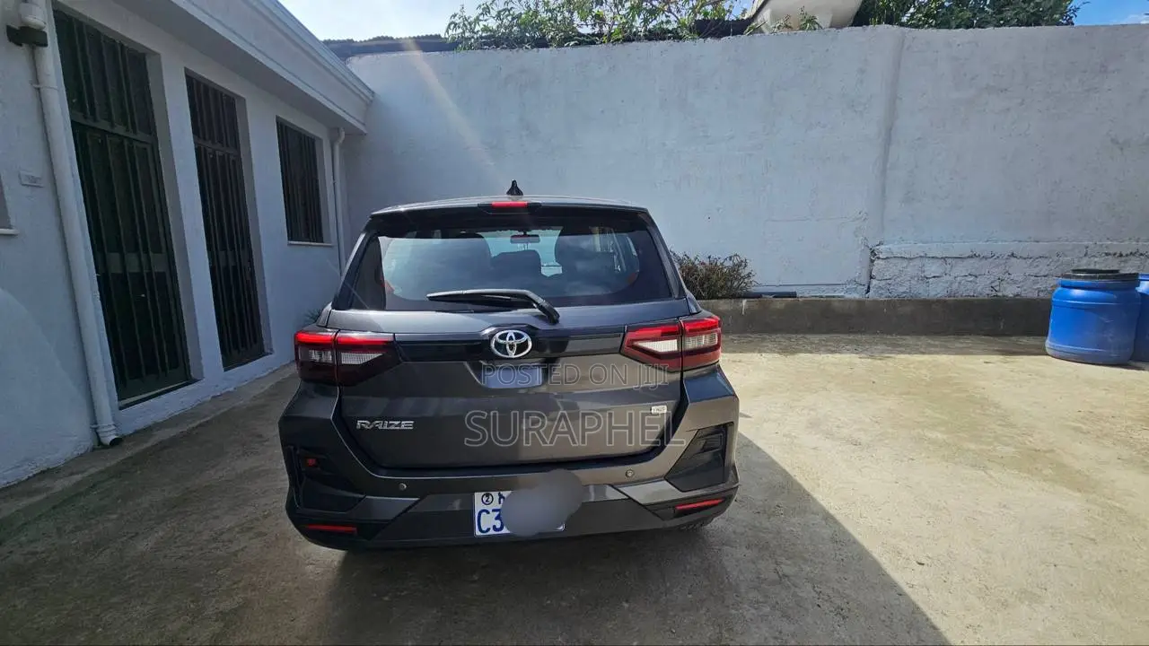 Toyota Raize 1.0 AWD 2023 Gray