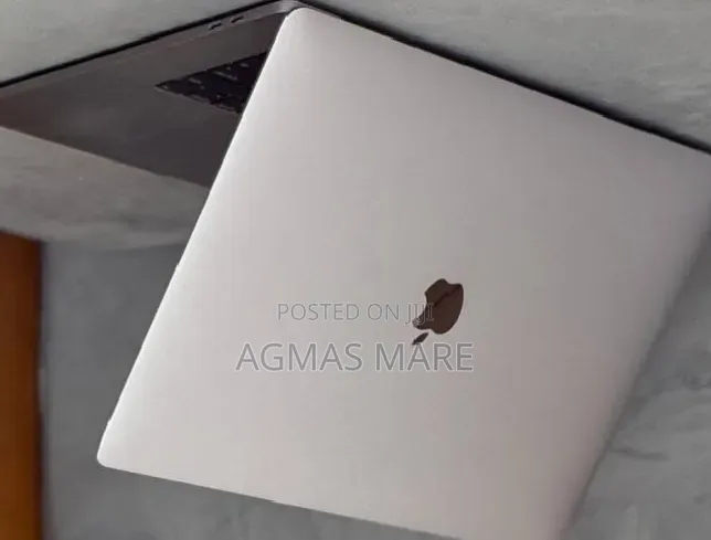 New Laptop Apple MacBook Pro 2019 32GB Intel Core i9 SSD 512GB