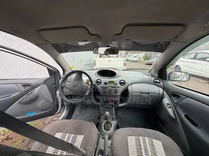 Toyota Yaris 1.5 2000 Silver