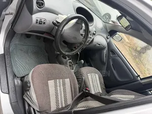 Toyota Yaris 1.5 2000 Silver