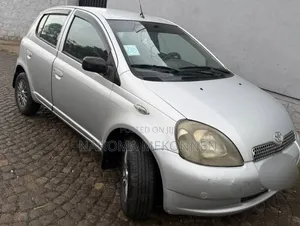 Toyota Yaris 1.5 2000 Silver