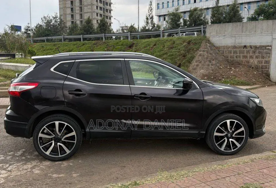 Nissan Qashqai 2017 Brown