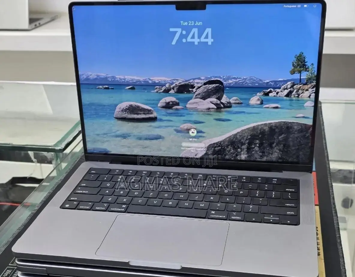 New Laptop Apple MacBook Pro 2021 M1 32GB Apple M1 Pro SSD 512GB