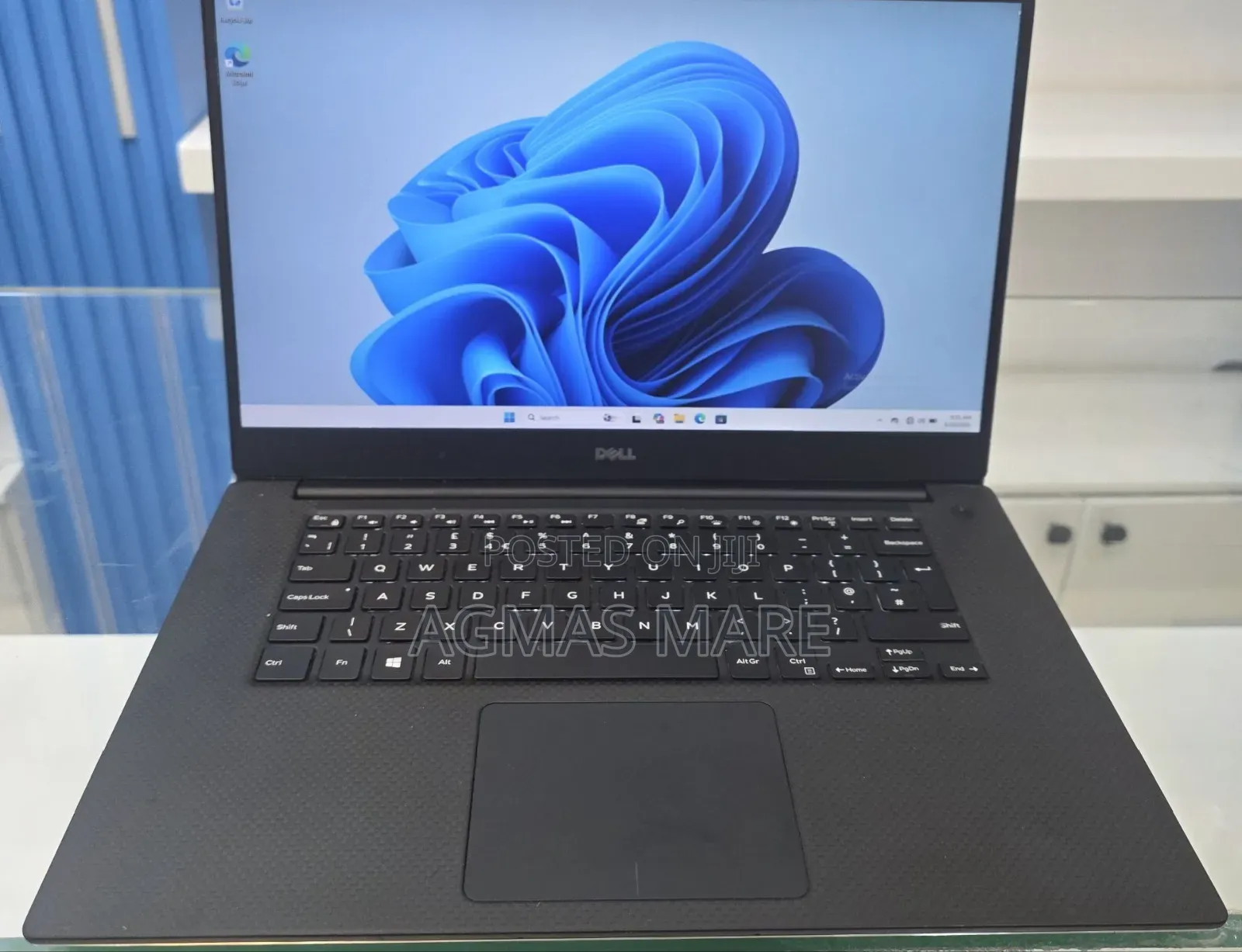 New Laptop Dell 16GB Intel Xeon SSD 512GB