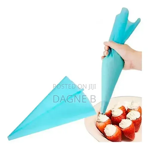 25-Piece Cake Decorator Set