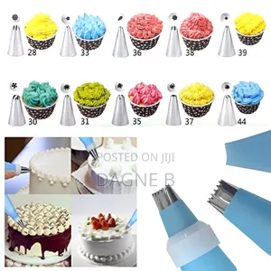 25-Piece Cake Decorator Set