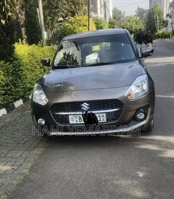 Suzuki Swift 2022 Brown