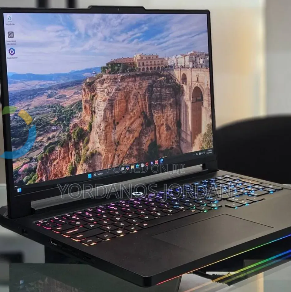New Laptop Lenovo Legion Pro 7 32GB Intel Core Ultra 9 SSD 1T