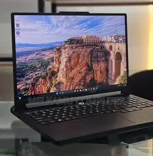 New Laptop Lenovo Legion Pro 7 32GB Intel Core Ultra 9 SSD 1T