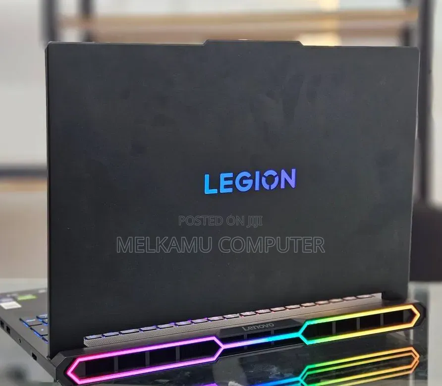New Laptop Lenovo Legion Pro 7 32GB Intel Core Ultra 9 SSD 1T