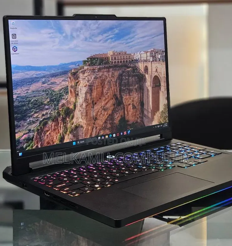 New Laptop Lenovo Legion Pro 7 32GB Intel Core Ultra 9 SSD 1T