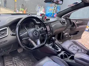 Nissan Qashqai 2018 Brown