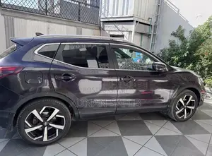Nissan Qashqai 2018 Brown