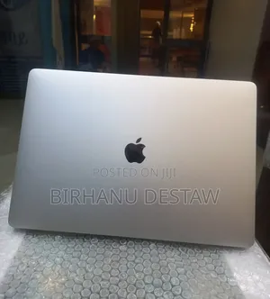 New Laptop Apple MacBook 2018 16GB Intel Core i7 SSD 256GB