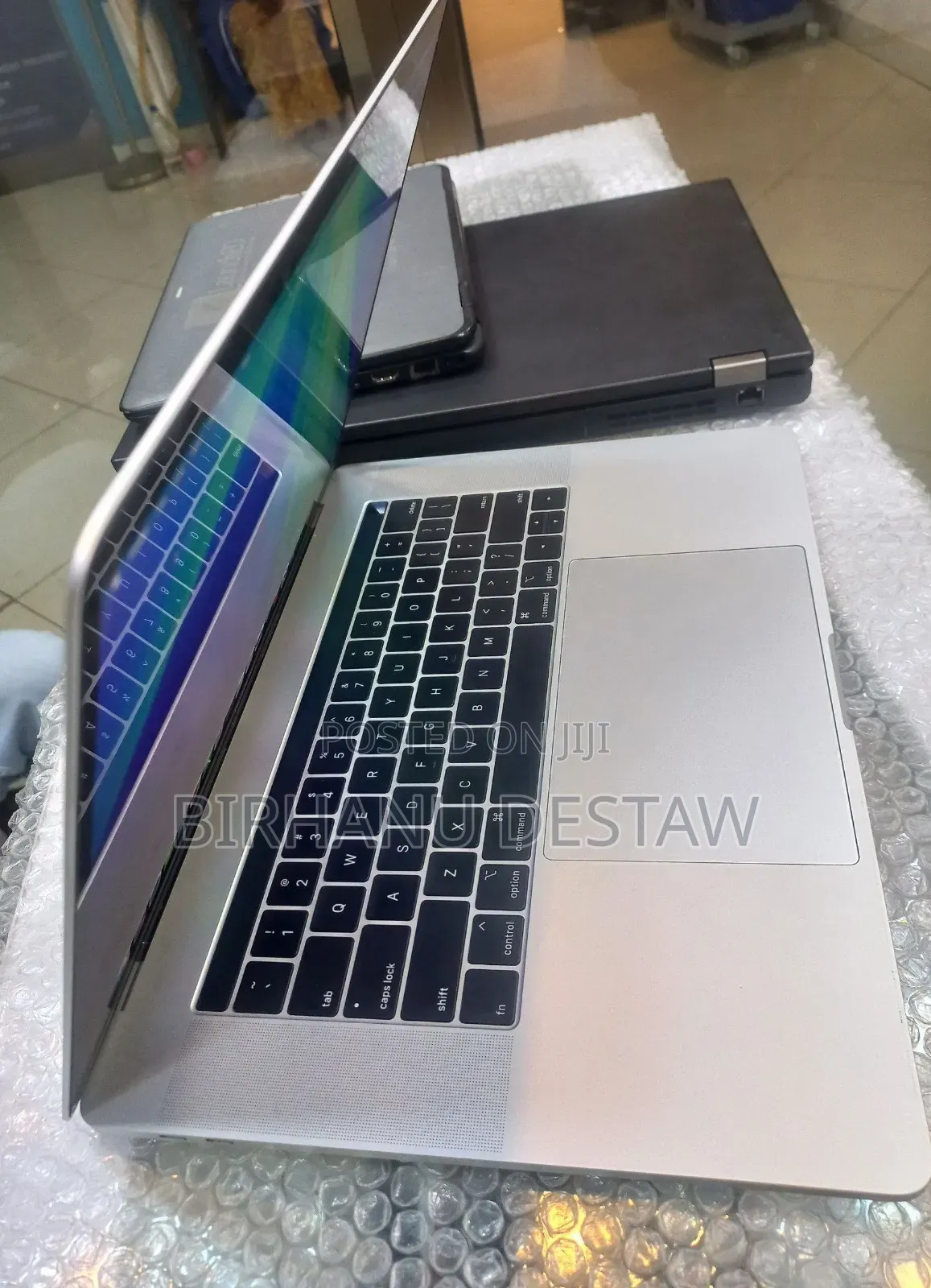 New Laptop Apple MacBook 2018 16GB Intel Core i7 SSD 256GB
