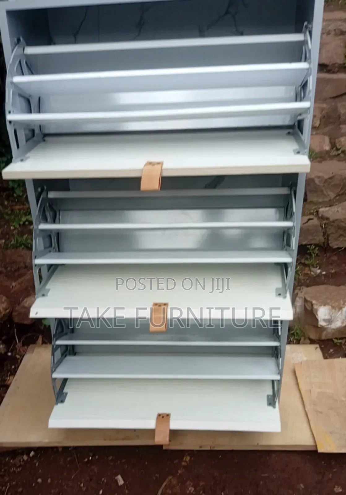 ጫማ መደርደሪያ (Shoerack)
