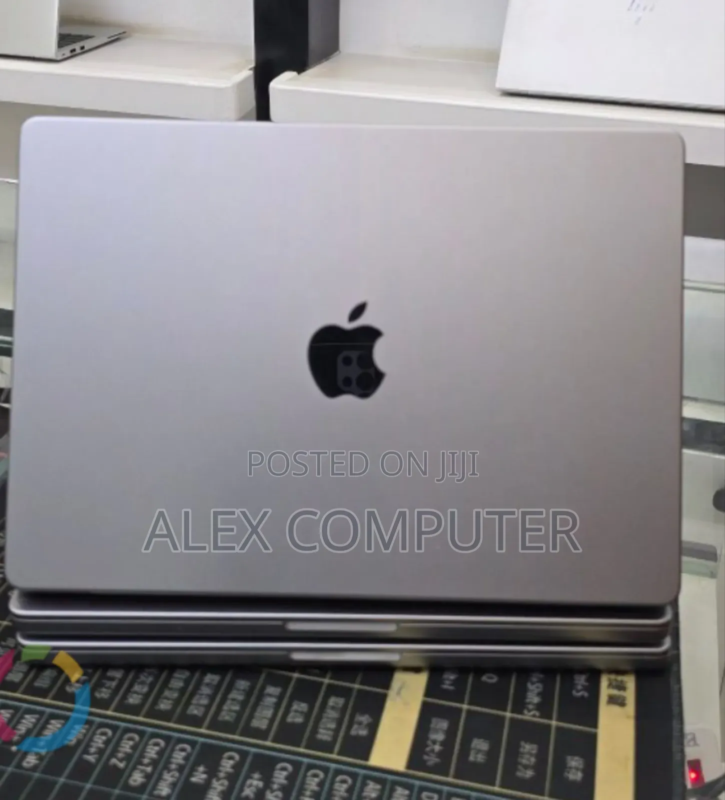 New Laptop Apple MacBook Pro 2021 M1 32GB Apple M1 Pro SSD 512GB