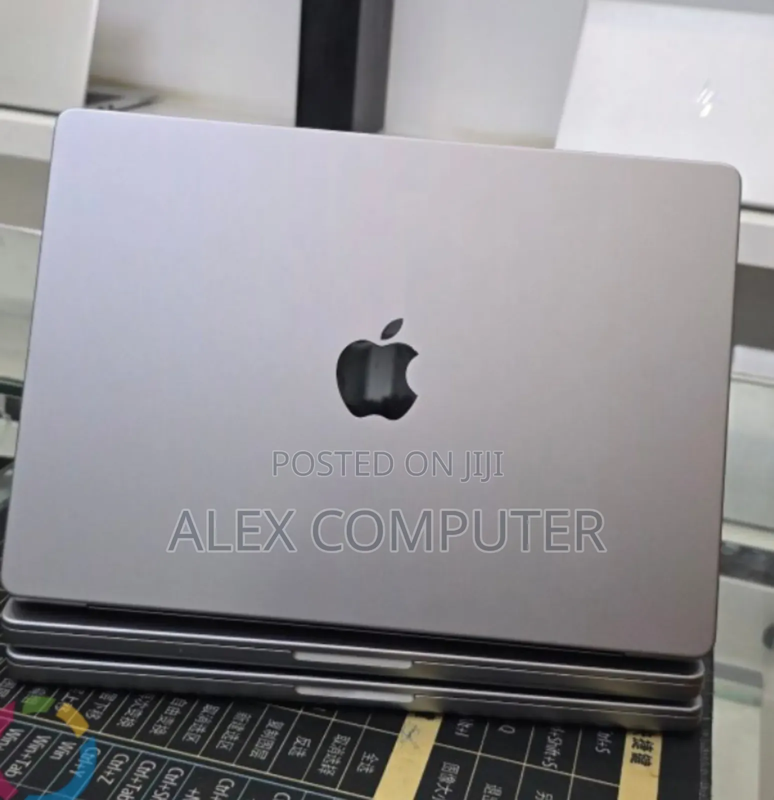 New Laptop Apple MacBook Pro 2021 M1 32GB Apple M1 Pro SSD 512GB
