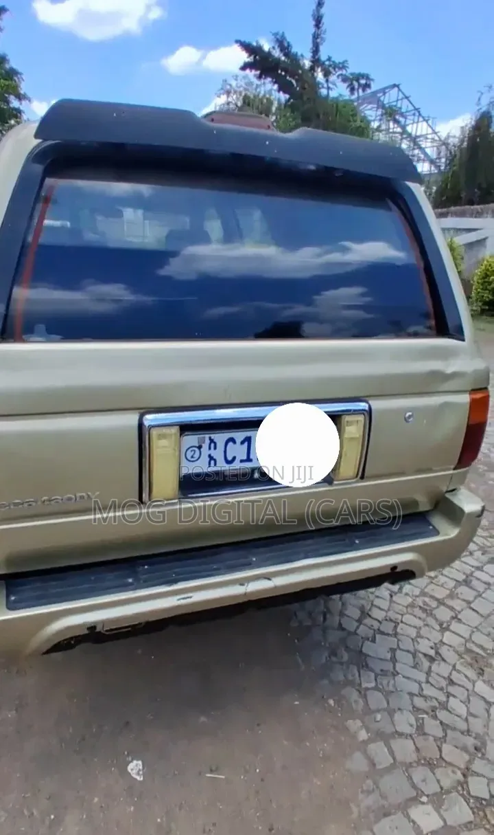 Car 2007 Gold