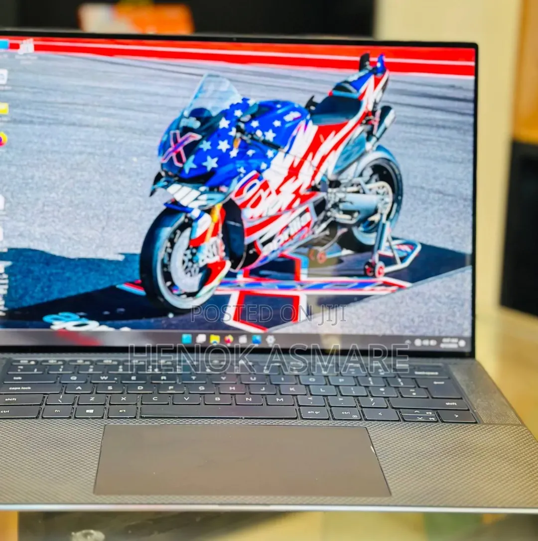 New Laptop Dell Precision 5560 16GB Intel Core i7 SSD 512GB