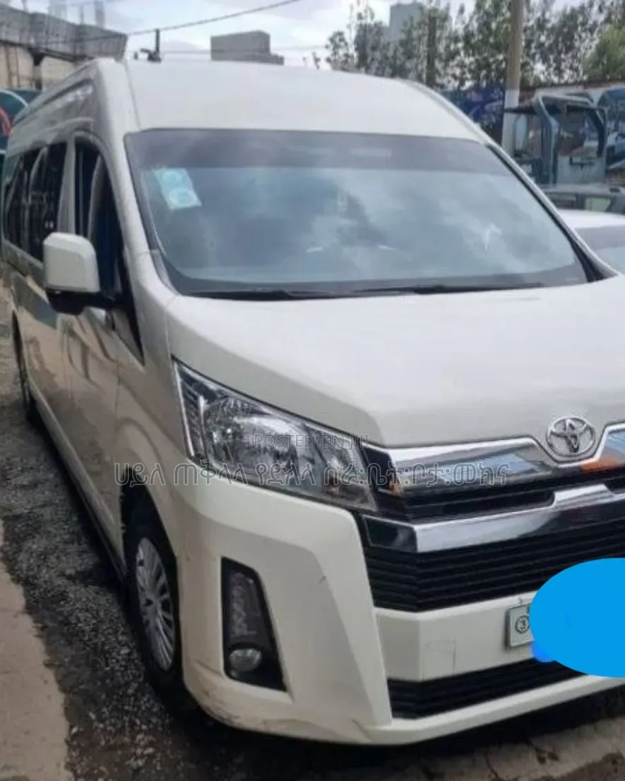 Toyota HiAce 2021 White