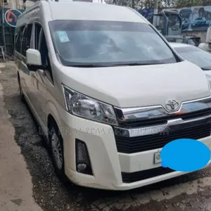 Toyota HiAce 2021 White