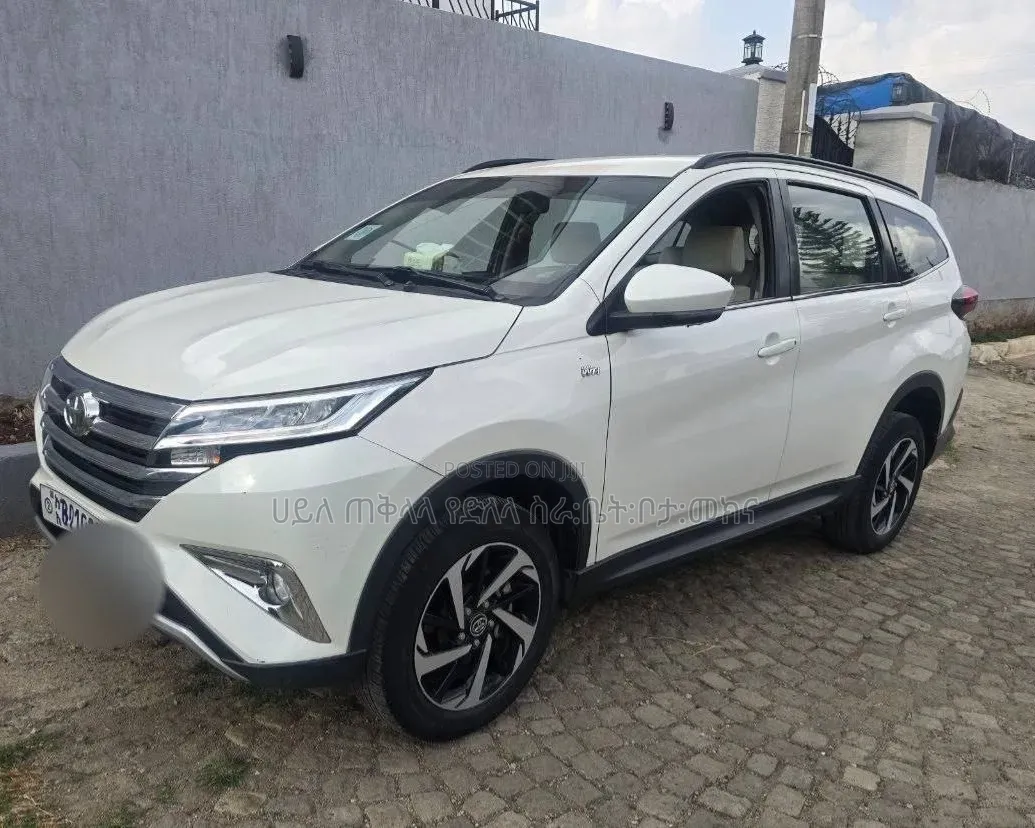 Toyota Rush 2022 White
