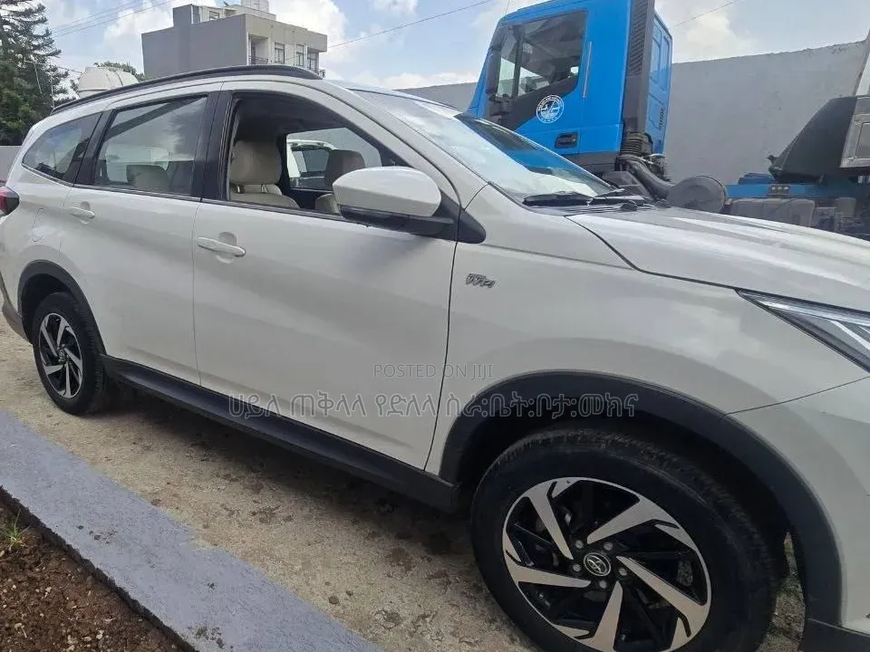 Toyota Rush 2022 White
