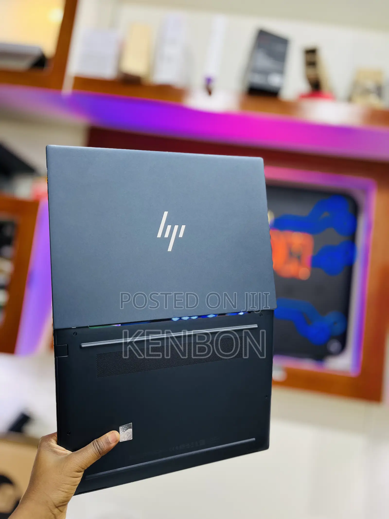 New Laptop HP Dragonfly G3 16GB Intel Core i7 SSD 512GB