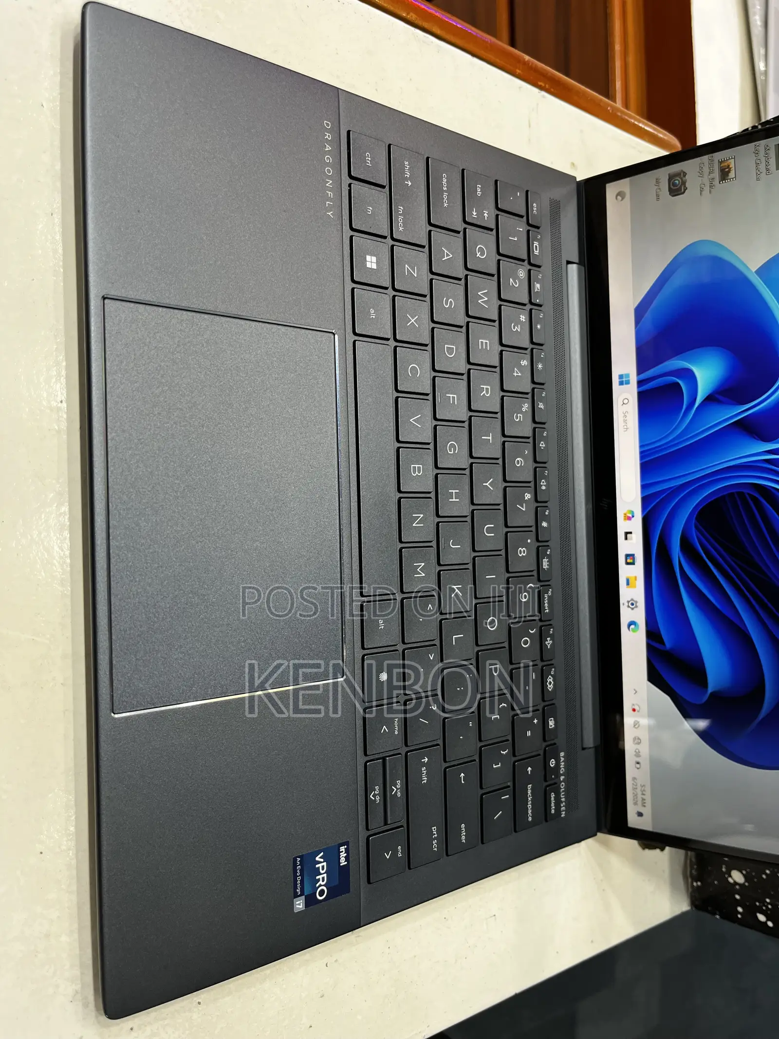 New Laptop HP Dragonfly G3 16GB Intel Core i7 SSD 512GB