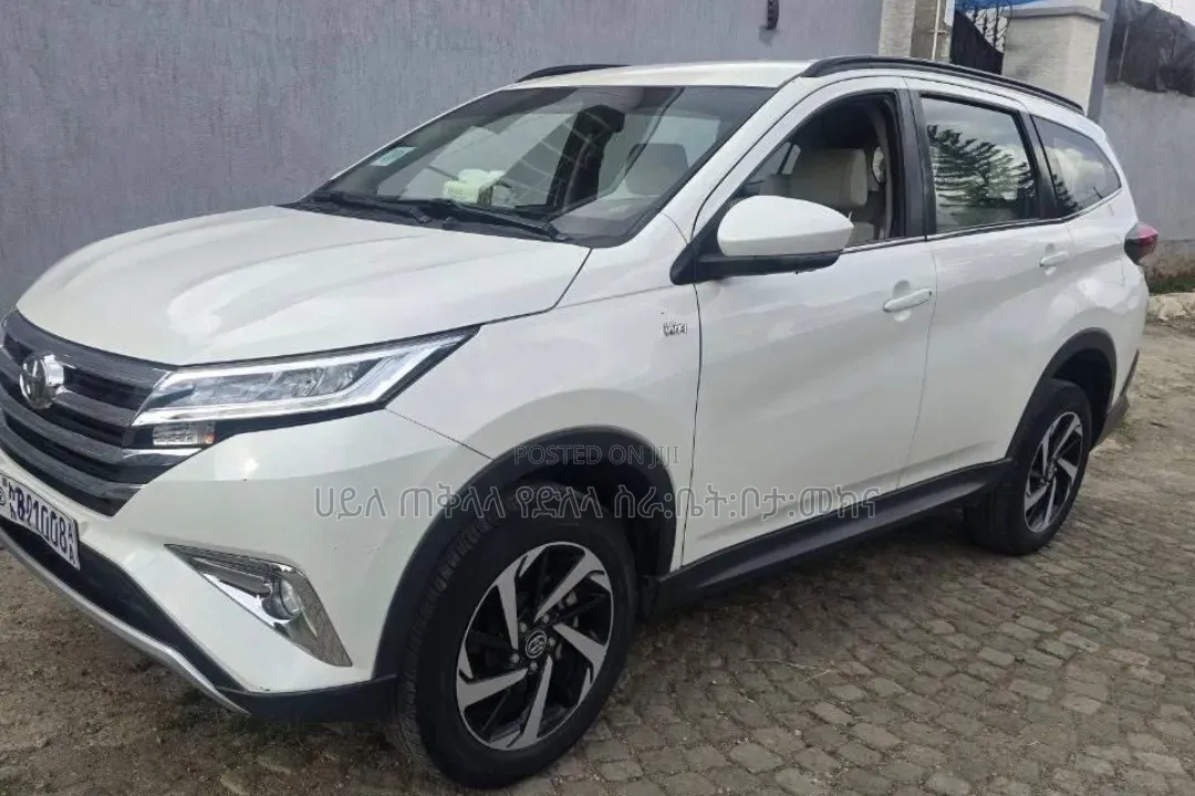 Toyota Rush 2022 White
