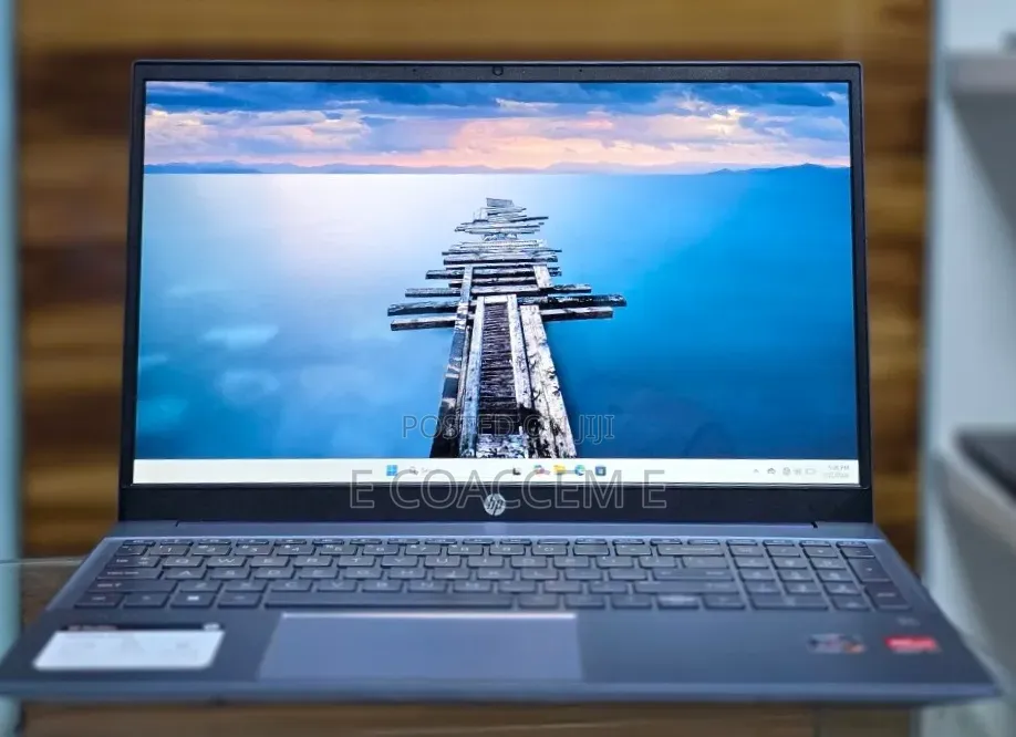 New Laptop HP 16GB AMD Ryzen 7 SSD 512GB