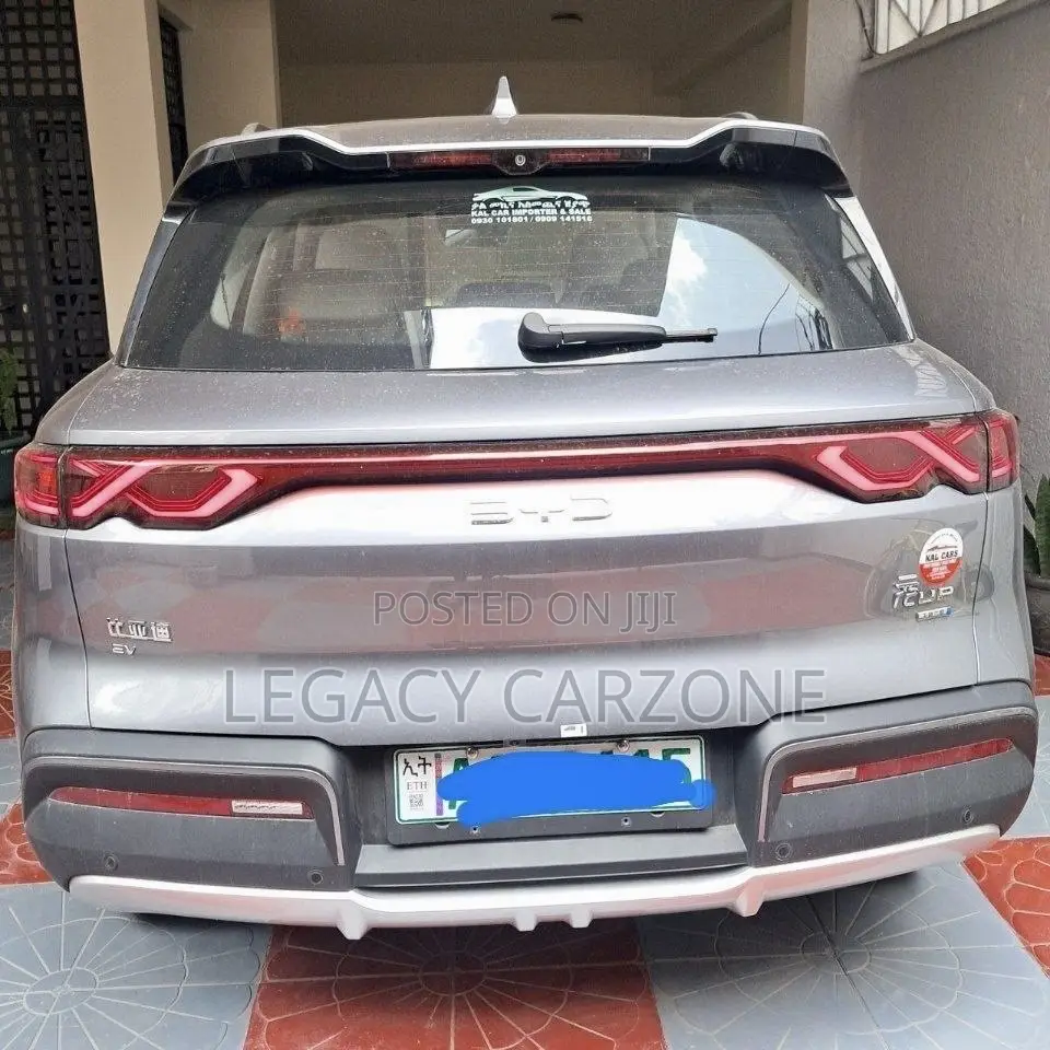 BYD Yuan Up 2025 Gray