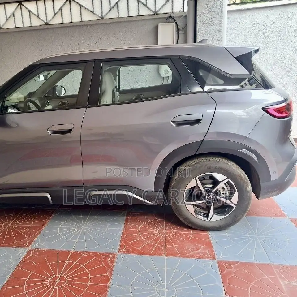 BYD Yuan Up 2025 Gray