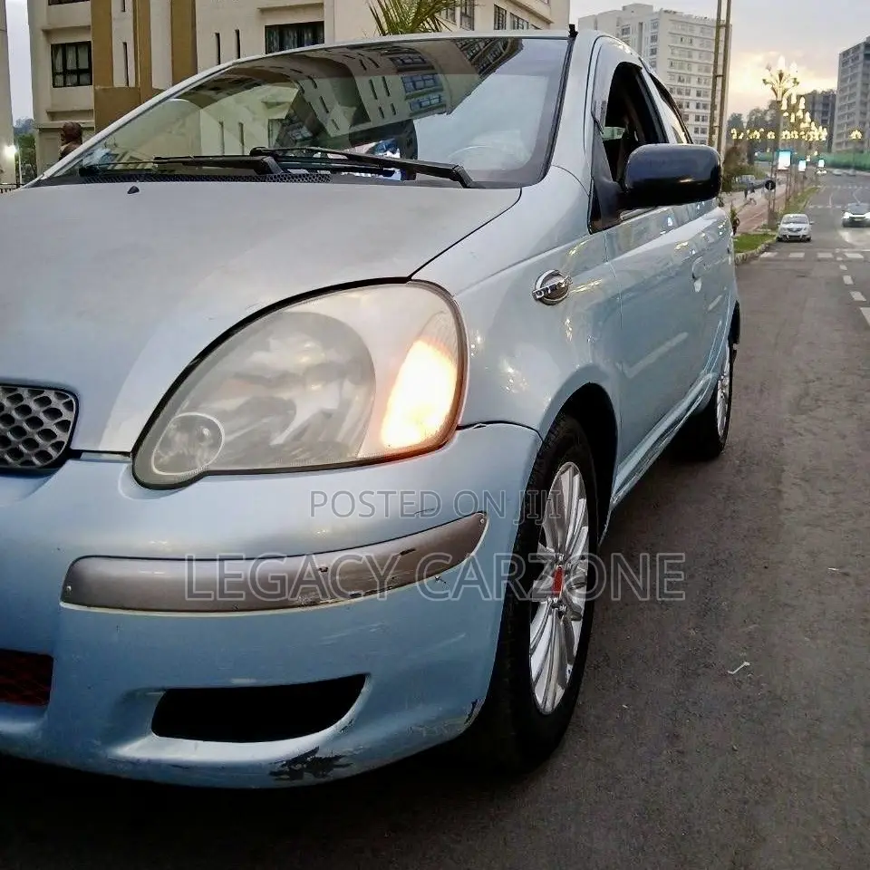 Toyota Vitz 2004 Green