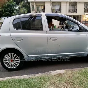 Toyota Vitz 2004 Green
