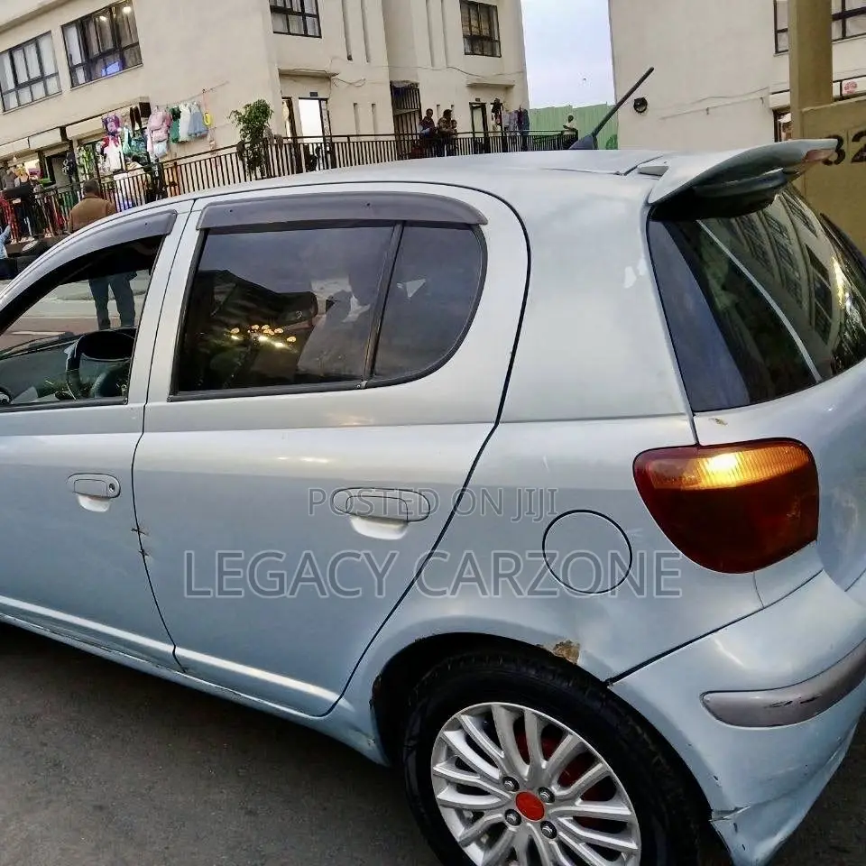 Toyota Vitz 2004 Green