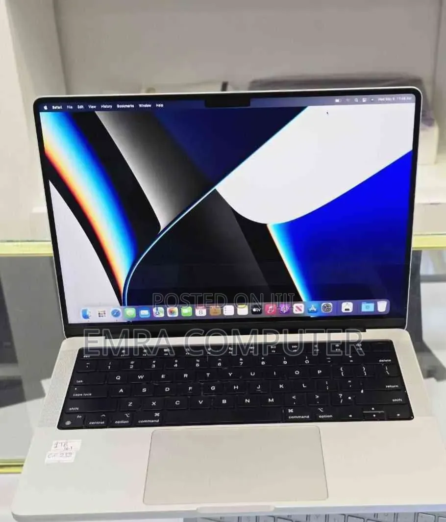 New Laptop Apple MacBook 16GB SSD 1T