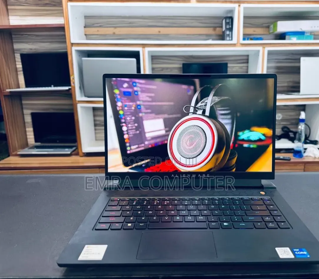 New Laptop Alienware M15 16GB Intel Core i7 SSD 1T