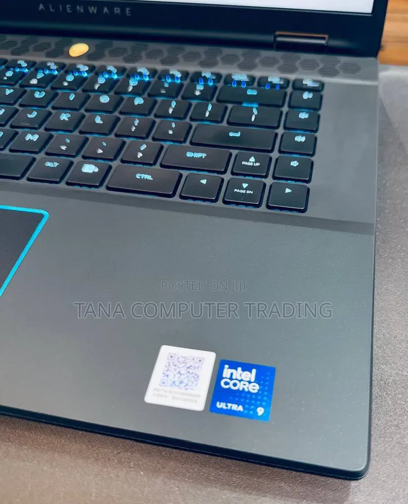 New Laptop Dell Allienware M18 R1 16GB Intel Core Ultra 9 SSD 1T