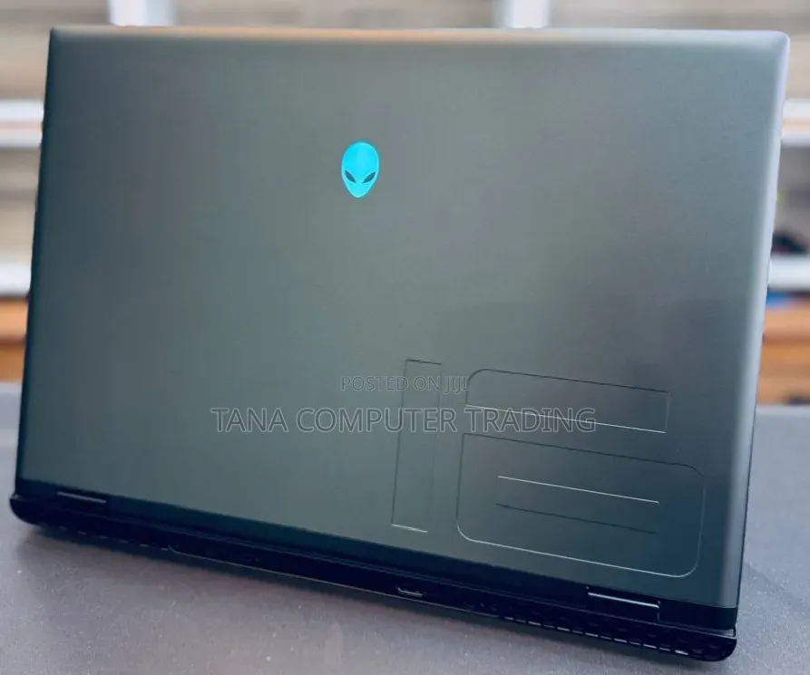 New Laptop Dell Allienware M18 R1 16GB Intel Core Ultra 9 SSD 1T