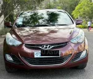 Hyundai Avante 2013 Burgundy
