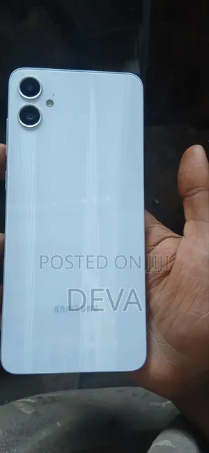 Samsung Galaxy A05 64 GB Silver